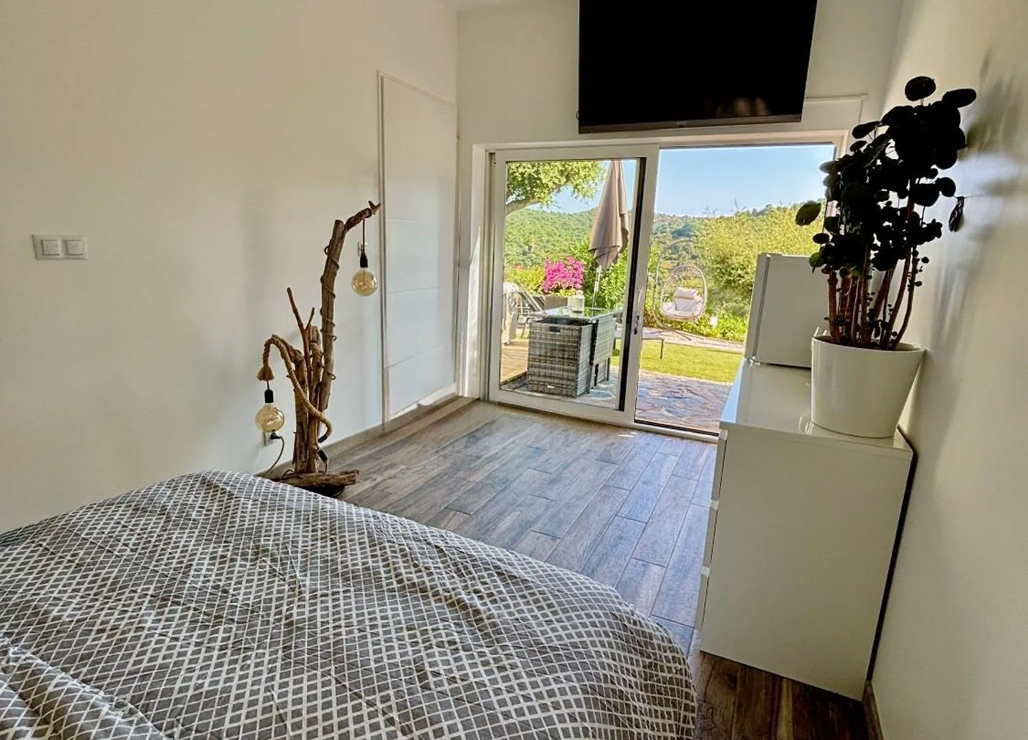 Apartamento Petit Havre De Paix Avec Jacuzzi Luxe & Jardin Privatif Zen Cavalaire-sur-Mer 0*,  Francia