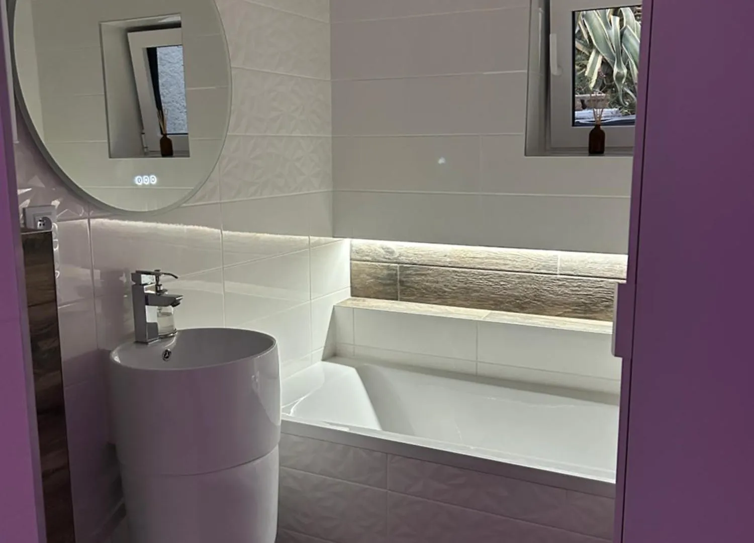 Belle Chambre Privee Avec Le Jardin Privatif Et Le Jacuzzi Кавалер-сюр-Мер 0*,  Франция